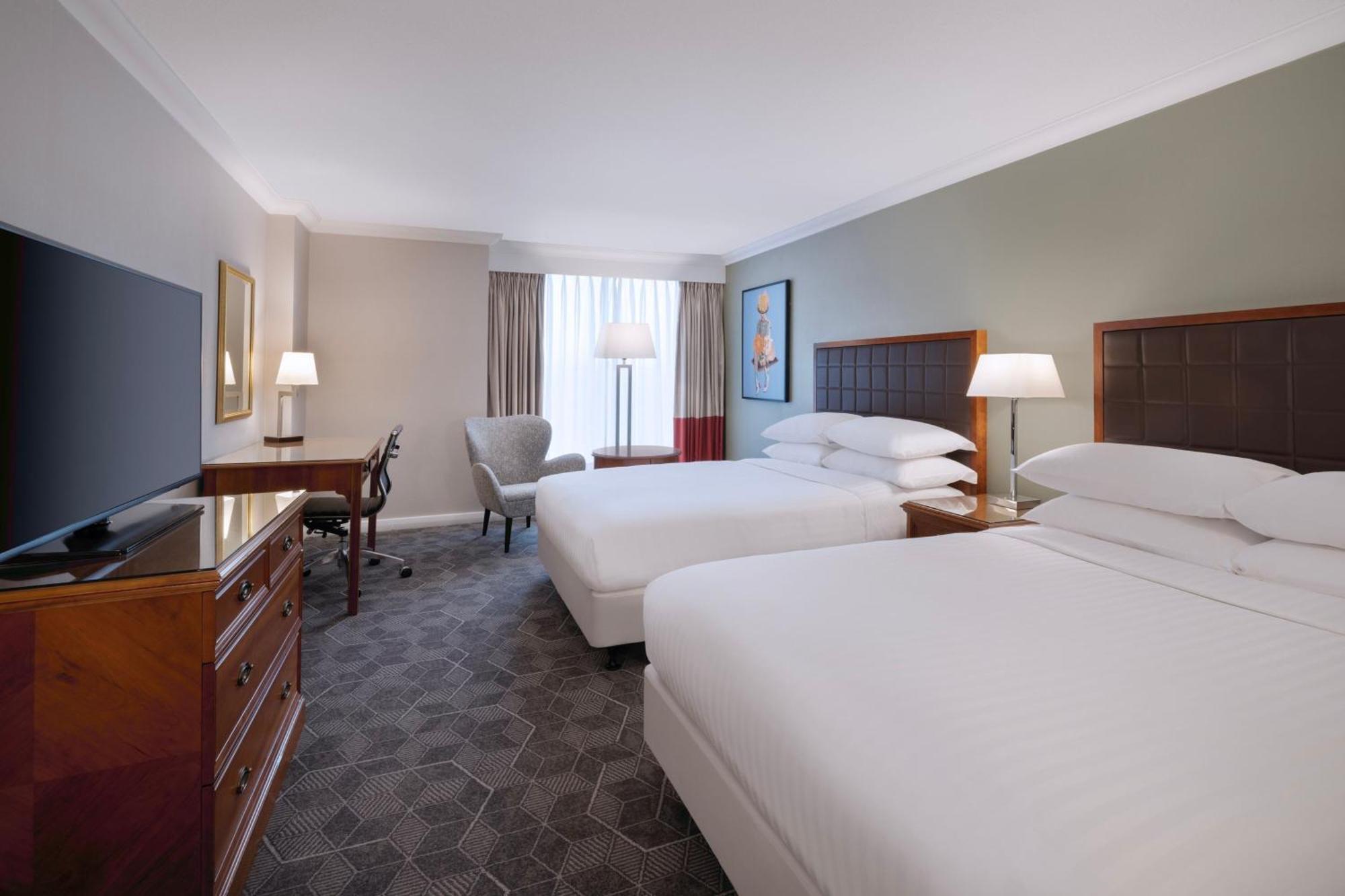 Delta Hotels By Marriott Heathrow Windsor Exterior photo